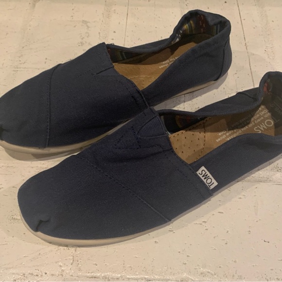 Toms Other - TOMS Women's Navy Canvas Slip-Ons